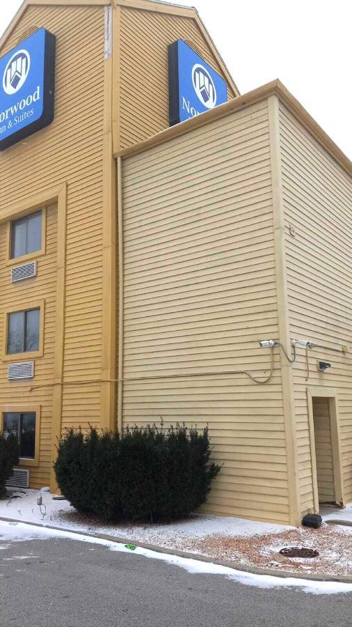 Norwood Inn & Suites Milwaukee Butler المظهر الخارجي الصورة